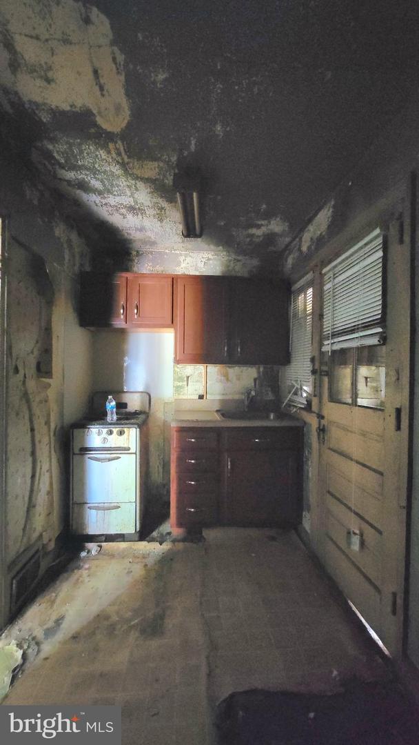 5220 CLAY ST NE, WASHINGTON, District Of Columbia 20019, 2 Bedrooms Bedrooms, ,1 BathroomBathrooms,Residential,For sale,5220 CLAY ST NE,DCDC2212124 MLS # DCDC2212124