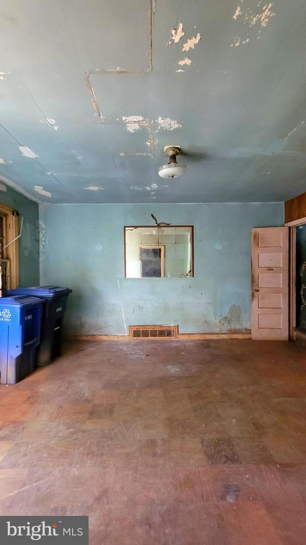 5220 CLAY ST NE, WASHINGTON, District Of Columbia 20019, 2 Bedrooms Bedrooms, ,1 BathroomBathrooms,Residential,For sale,5220 CLAY ST NE,DCDC2212124 MLS # DCDC2212124
