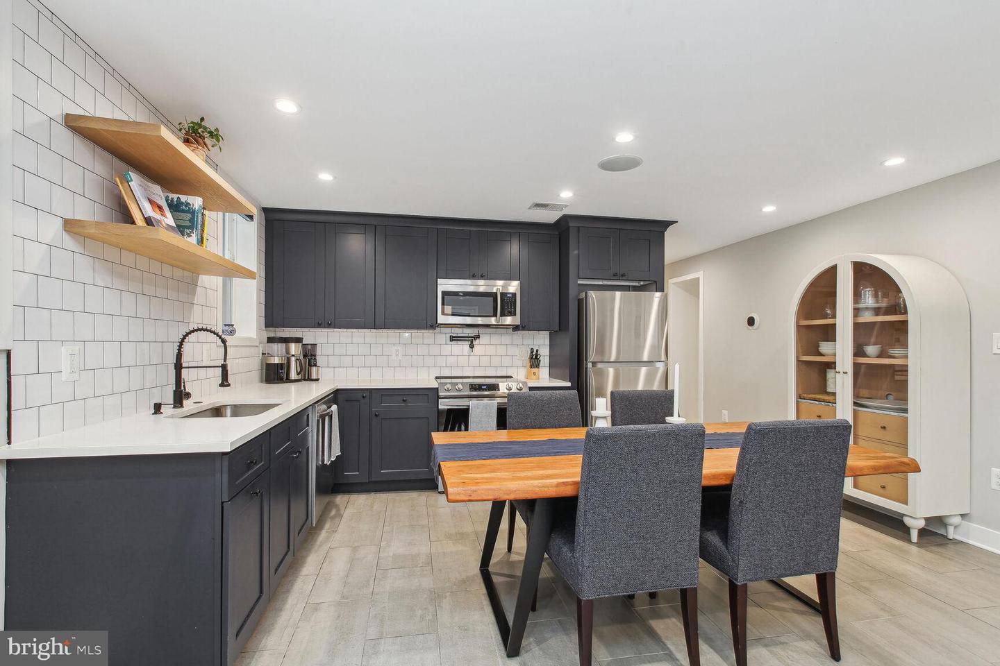 216 T ST NE #1, WASHINGTON, District Of Columbia 20002, 2 Bedrooms Bedrooms, ,2 BathroomsBathrooms,Residential,For sale,216 T ST NE #1,DCDC2212132 MLS # DCDC2212132