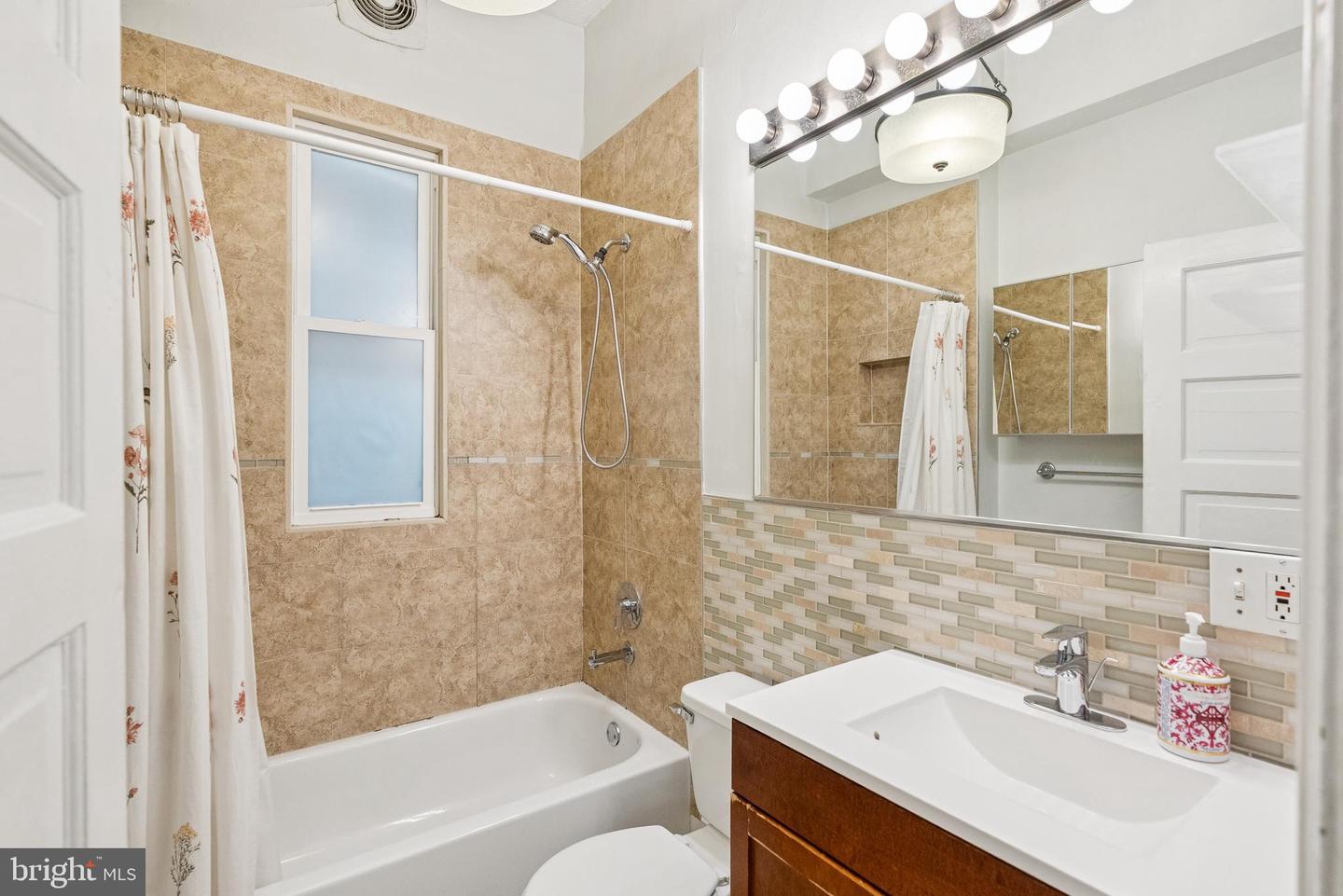 1905 S ST NW, WASHINGTON, District Of Columbia 20009, 6 Bedrooms Bedrooms, ,4 BathroomsBathrooms,Residential,For sale,1905 S ST NW,DCDC2212172 MLS # DCDC2212172