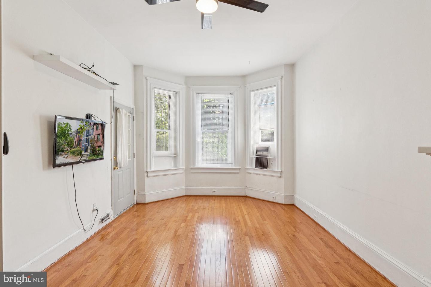 1905 S ST NW, WASHINGTON, District Of Columbia 20009, 6 Bedrooms Bedrooms, ,4 BathroomsBathrooms,Residential,For sale,1905 S ST NW,DCDC2212172 MLS # DCDC2212172