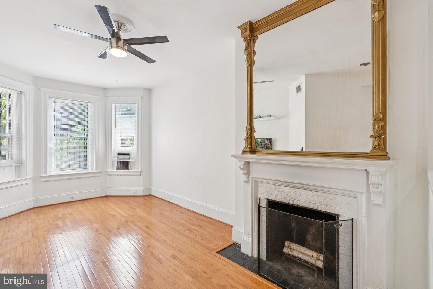 1905 S ST NW, WASHINGTON, District Of Columbia 20009, 6 Bedrooms Bedrooms, ,4 BathroomsBathrooms,Residential,For sale,1905 S ST NW,DCDC2212172 MLS # DCDC2212172