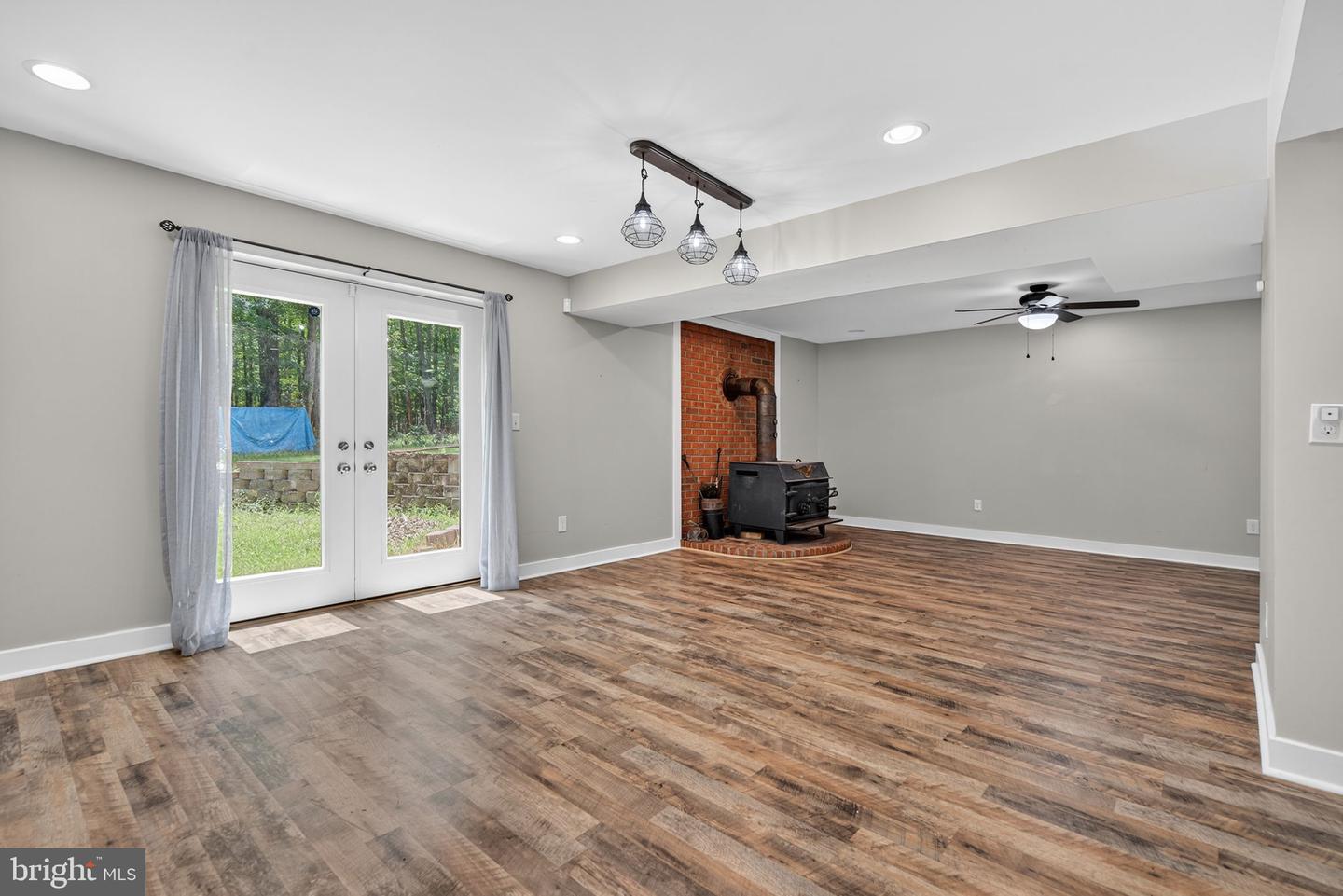124 FAWN HILLS DR, FREDERICKSBURG, Virginia 22407, 5 Bedrooms Bedrooms, ,3 BathroomsBathrooms,Residential,For sale,124 FAWN HILLS DR,VASP2034952 MLS # VASP2034952