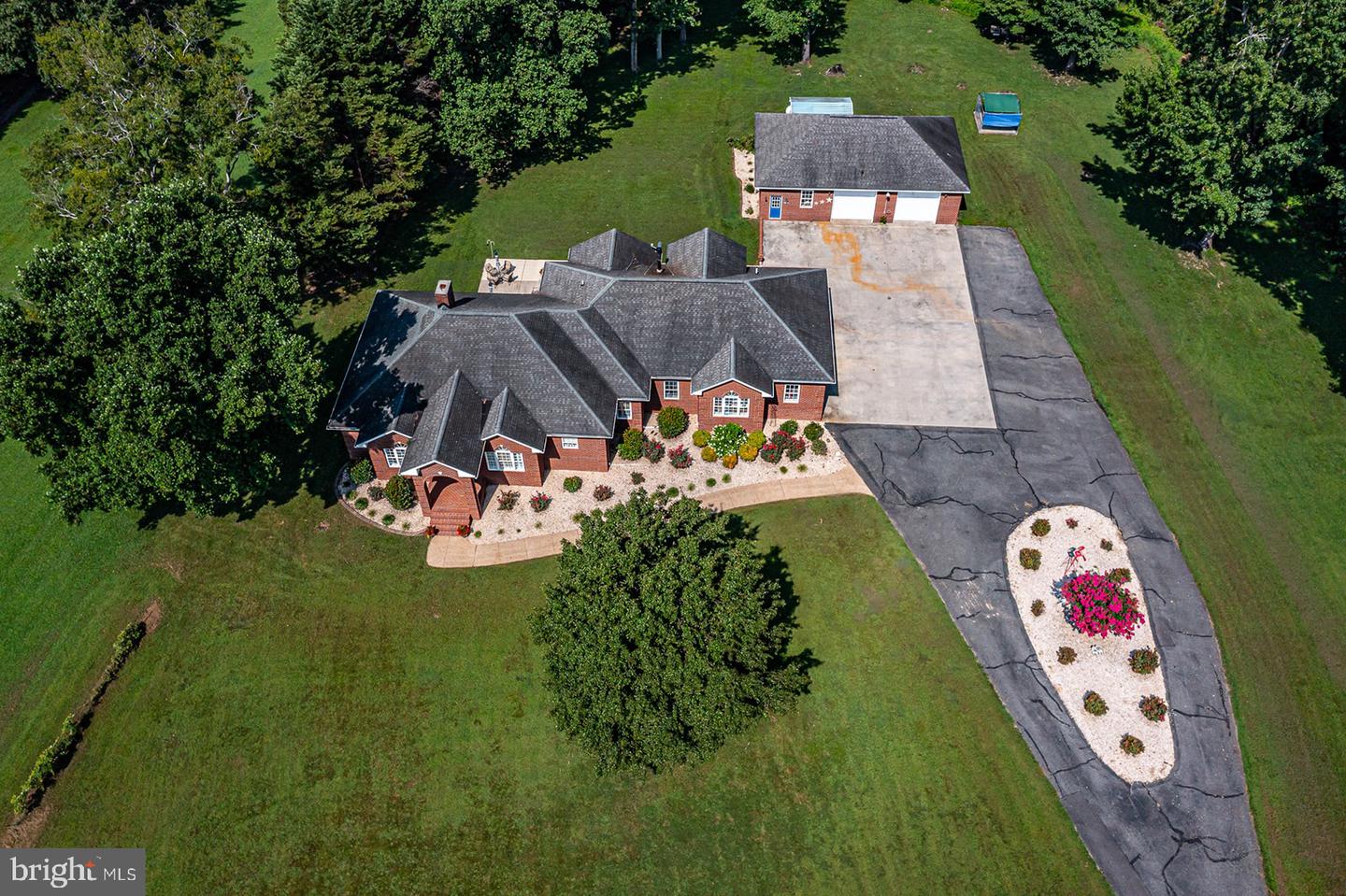 813 COAN HARBOUR DR, LOTTSBURG, Virginia 22511, 4 Bedrooms Bedrooms, 9 Rooms Rooms,3 BathroomsBathrooms,Residential,For sale,813 COAN HARBOUR DR,VANV2001698 MLS # VANV2001698