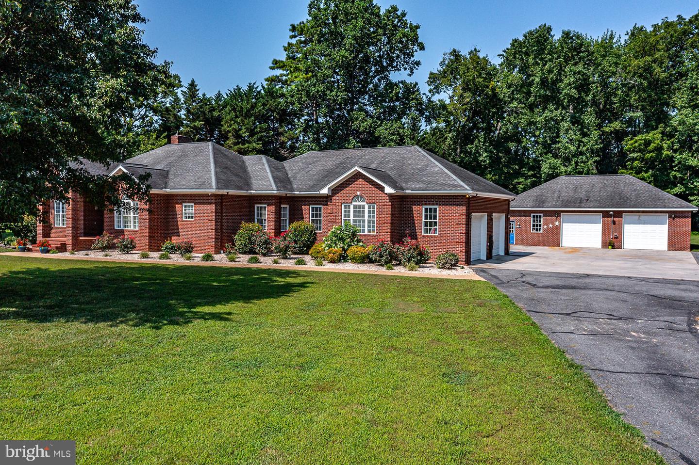813 COAN HARBOUR DR, LOTTSBURG, Virginia 22511, 4 Bedrooms Bedrooms, 9 Rooms Rooms,3 BathroomsBathrooms,Residential,For sale,813 COAN HARBOUR DR,VANV2001698 MLS # VANV2001698