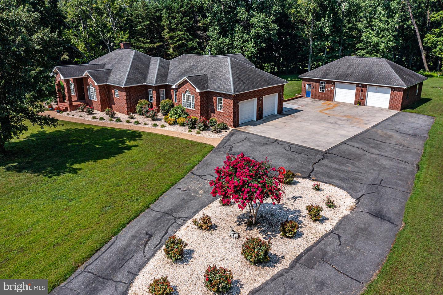813 COAN HARBOUR DR, LOTTSBURG, Virginia 22511, 4 Bedrooms Bedrooms, 9 Rooms Rooms,3 BathroomsBathrooms,Residential,For sale,813 COAN HARBOUR DR,VANV2001698 MLS # VANV2001698