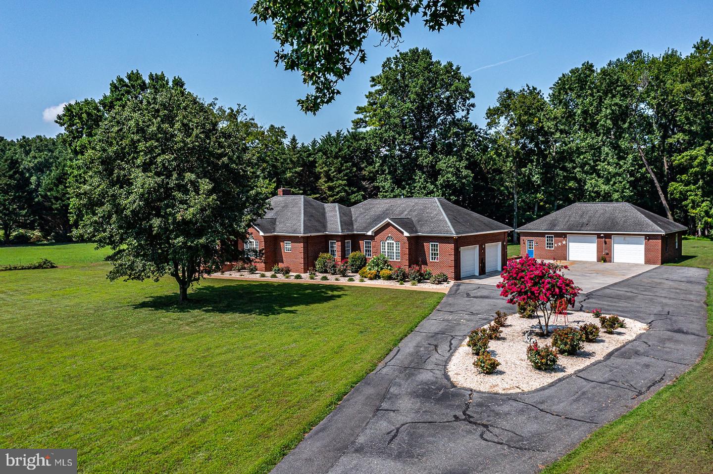813 COAN HARBOUR DR, LOTTSBURG, Virginia 22511, 4 Bedrooms Bedrooms, 9 Rooms Rooms,3 BathroomsBathrooms,Residential,For sale,813 COAN HARBOUR DR,VANV2001698 MLS # VANV2001698