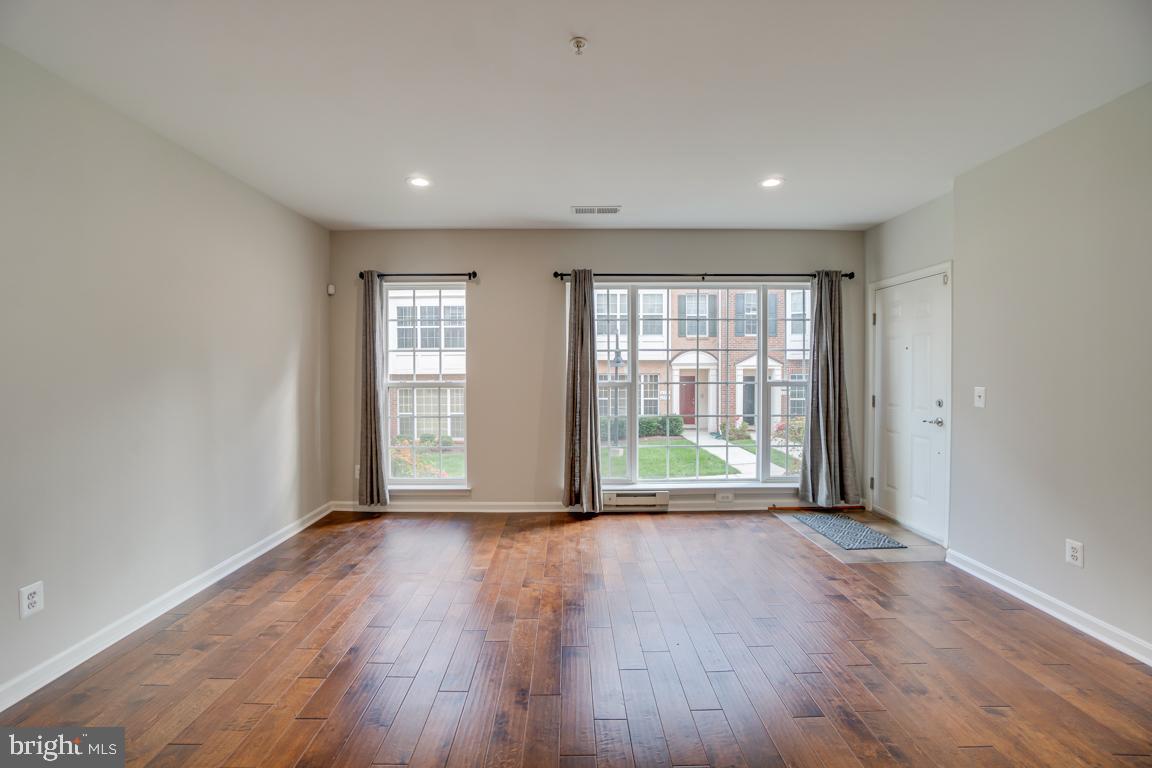 6153 ASTER HAVEN CIR #57, HAYMARKET, Virginia 20169, 3 Bedrooms Bedrooms, ,2 BathroomsBathrooms,Residential,For sale,6153 ASTER HAVEN CIR #57,VAPW2100100 MLS # VAPW2100100