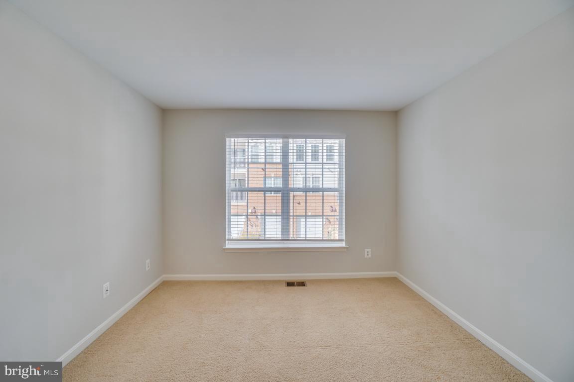 6153 ASTER HAVEN CIR #57, HAYMARKET, Virginia 20169, 3 Bedrooms Bedrooms, ,2 BathroomsBathrooms,Residential,For sale,6153 ASTER HAVEN CIR #57,VAPW2100100 MLS # VAPW2100100