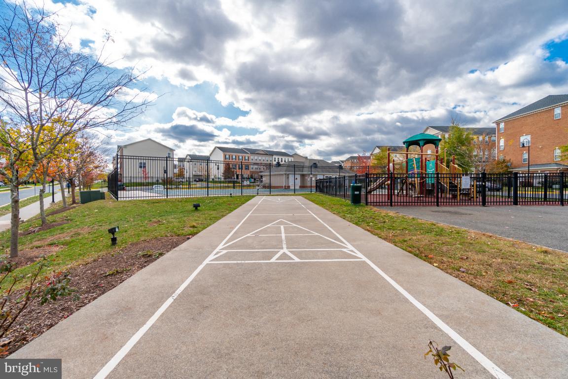 6153 ASTER HAVEN CIR #57, HAYMARKET, Virginia 20169, 3 Bedrooms Bedrooms, ,2 BathroomsBathrooms,Residential,For sale,6153 ASTER HAVEN CIR #57,VAPW2100100 MLS # VAPW2100100