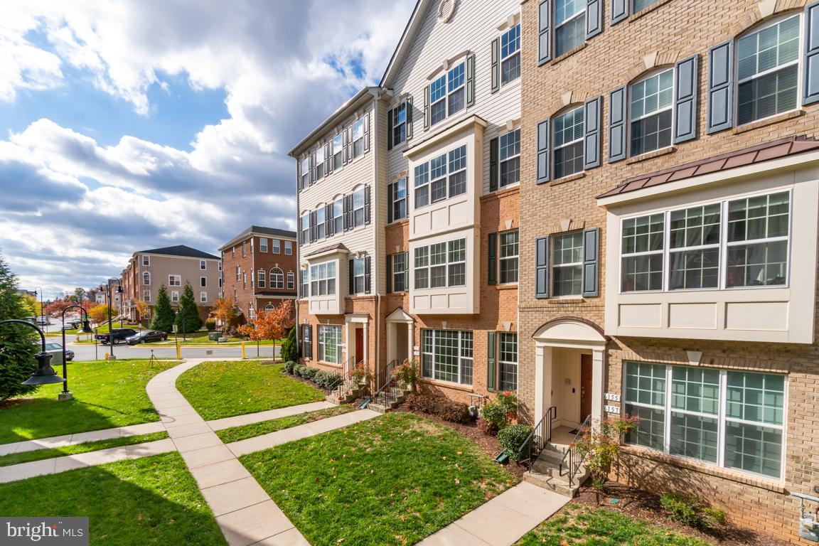 6153 ASTER HAVEN CIR #57, HAYMARKET, Virginia 20169, 3 Bedrooms Bedrooms, ,2 BathroomsBathrooms,Residential,For sale,6153 ASTER HAVEN CIR #57,VAPW2100100 MLS # VAPW2100100