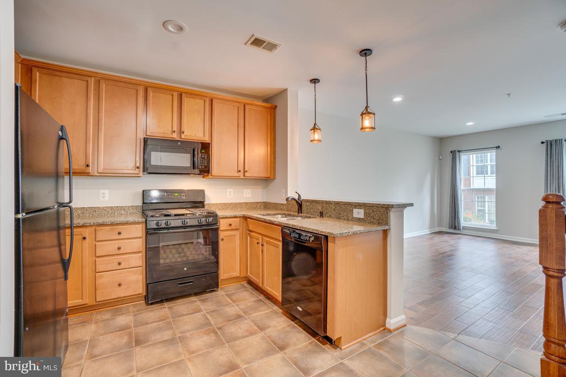 6153 ASTER HAVEN CIR #57, HAYMARKET, Virginia 20169, 3 Bedrooms Bedrooms, ,2 BathroomsBathrooms,Residential,For sale,6153 ASTER HAVEN CIR #57,VAPW2100100 MLS # VAPW2100100
