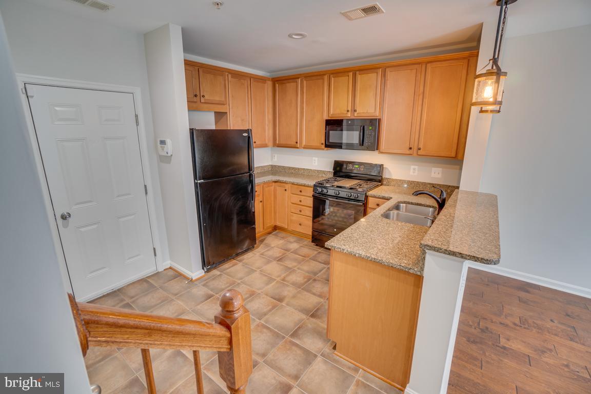 6153 ASTER HAVEN CIR #57, HAYMARKET, Virginia 20169, 3 Bedrooms Bedrooms, ,2 BathroomsBathrooms,Residential,For sale,6153 ASTER HAVEN CIR #57,VAPW2100100 MLS # VAPW2100100