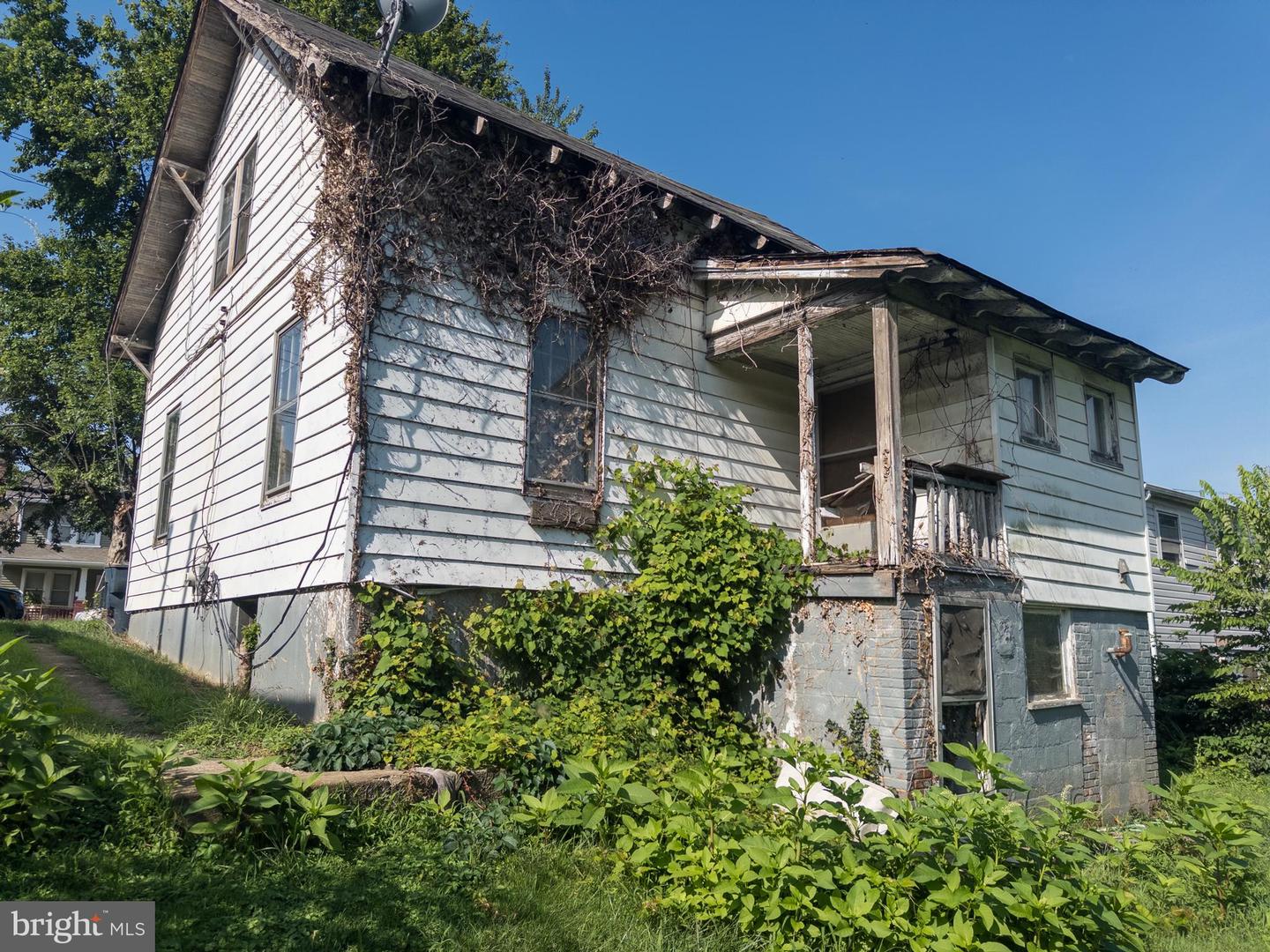 1617 LOUDON AVE NW, ROANOKE, Virginia 24018, 3 Bedrooms Bedrooms, ,1 BathroomBathrooms,Residential,For sale,1617 LOUDON AVE NW,VARK2000046 MLS # VARK2000046