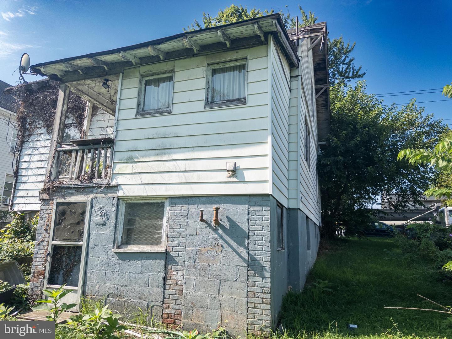 1617 LOUDON AVE NW, ROANOKE, Virginia 24018, 3 Bedrooms Bedrooms, ,1 BathroomBathrooms,Residential,For sale,1617 LOUDON AVE NW,VARK2000046 MLS # VARK2000046