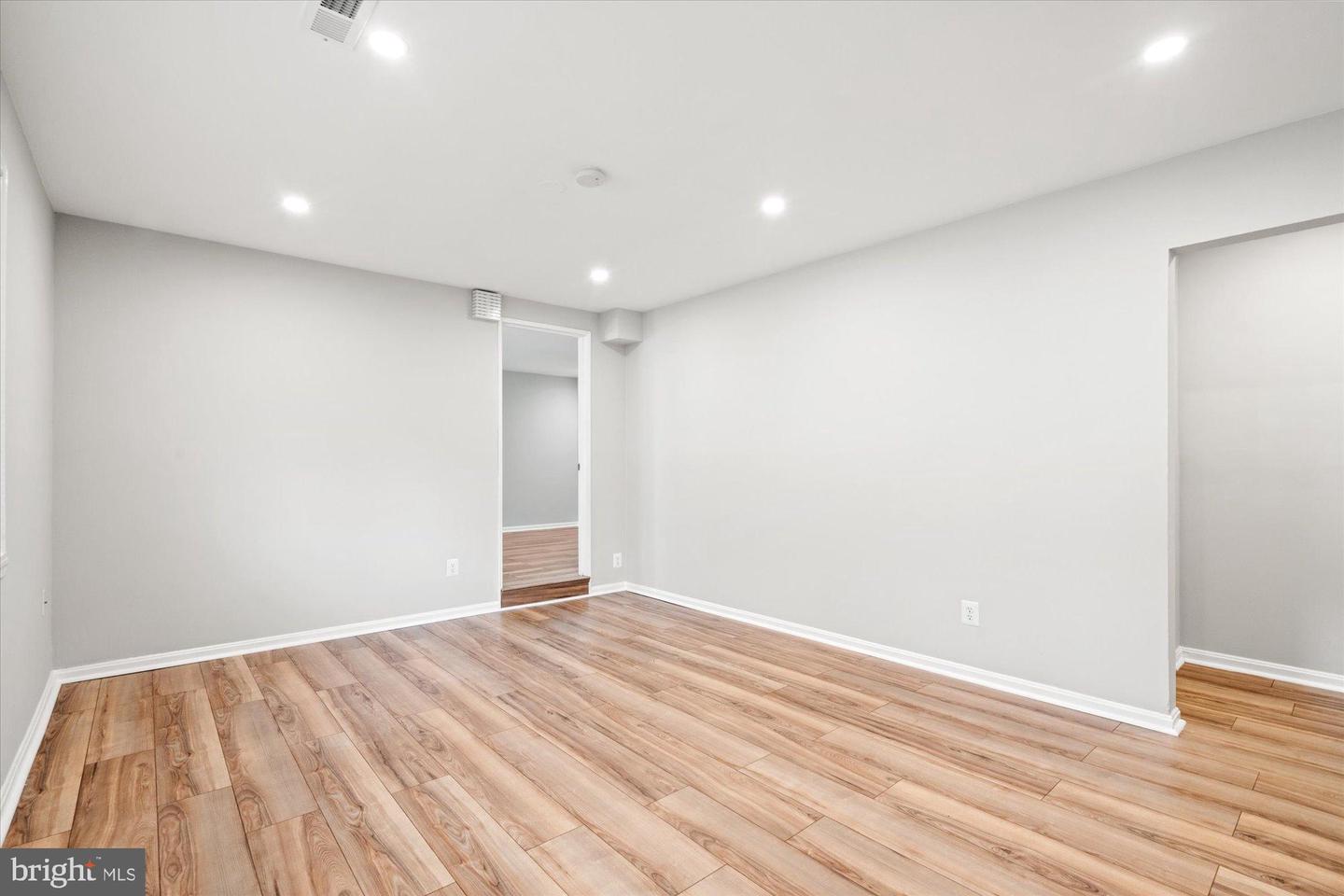3908 ELMWOOD DR, ALEXANDRIA, Virginia 22303, 3 Bedrooms Bedrooms, 8 Rooms Rooms,2 BathroomsBathrooms,Residential,For sale,3908 ELMWOOD DR,VAFX2257816 MLS # VAFX2257816