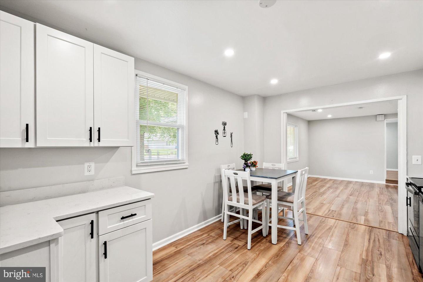 3908 ELMWOOD DR, ALEXANDRIA, Virginia 22303, 3 Bedrooms Bedrooms, 8 Rooms Rooms,2 BathroomsBathrooms,Residential,For sale,3908 ELMWOOD DR,VAFX2257816 MLS # VAFX2257816