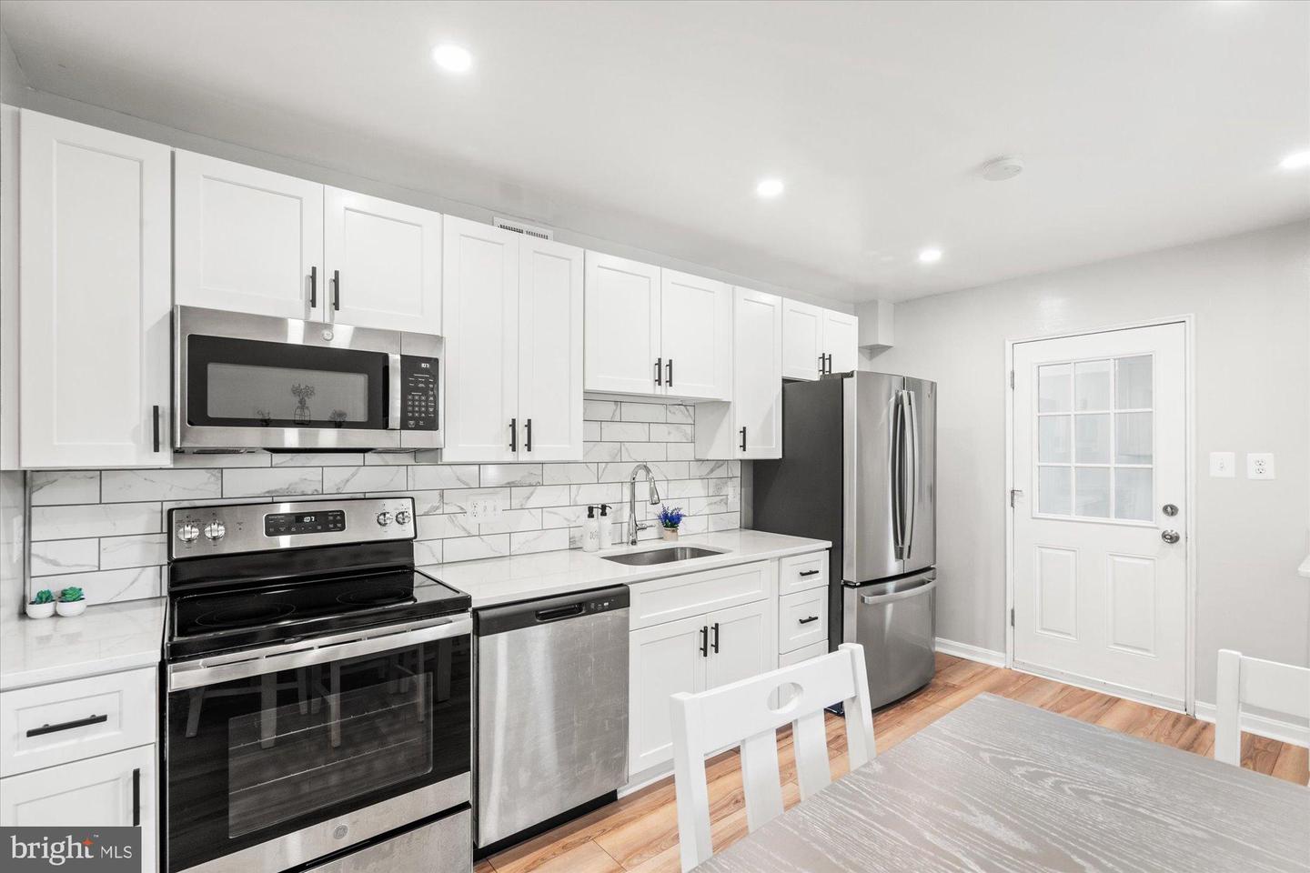 3908 ELMWOOD DR, ALEXANDRIA, Virginia 22303, 3 Bedrooms Bedrooms, 8 Rooms Rooms,2 BathroomsBathrooms,Residential,For sale,3908 ELMWOOD DR,VAFX2257816 MLS # VAFX2257816
