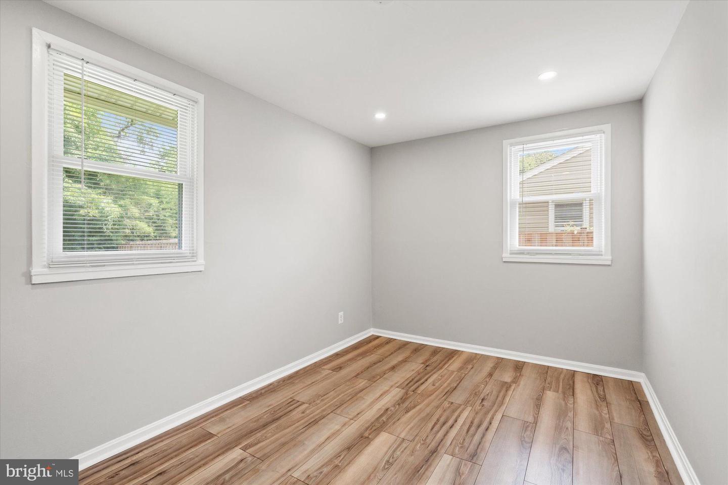 3908 ELMWOOD DR, ALEXANDRIA, Virginia 22303, 3 Bedrooms Bedrooms, 8 Rooms Rooms,2 BathroomsBathrooms,Residential,For sale,3908 ELMWOOD DR,VAFX2257816 MLS # VAFX2257816