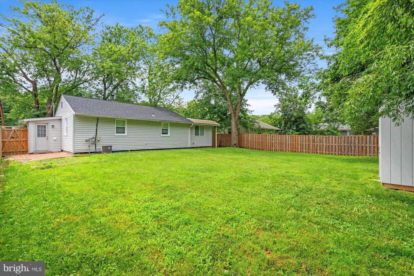 3908 ELMWOOD DR, ALEXANDRIA, Virginia 22303, 3 Bedrooms Bedrooms, 8 Rooms Rooms,2 BathroomsBathrooms,Residential,For sale,3908 ELMWOOD DR,VAFX2257816 MLS # VAFX2257816
