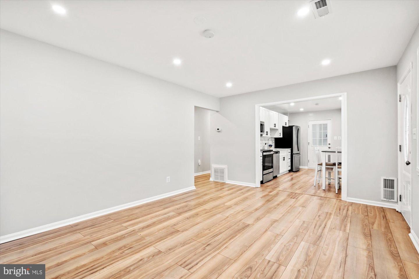 3908 ELMWOOD DR, ALEXANDRIA, Virginia 22303, 3 Bedrooms Bedrooms, 8 Rooms Rooms,2 BathroomsBathrooms,Residential,For sale,3908 ELMWOOD DR,VAFX2257816 MLS # VAFX2257816