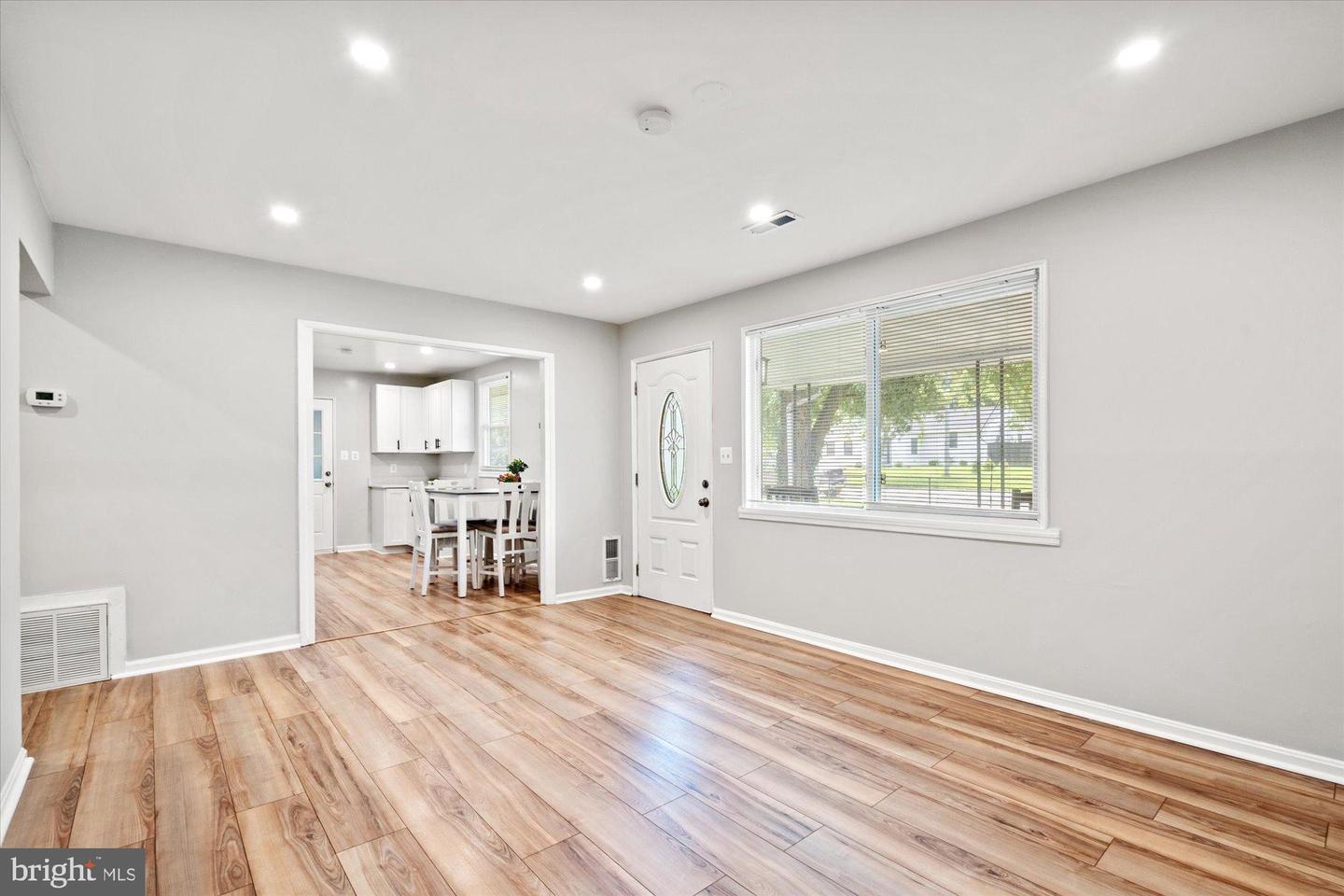 3908 ELMWOOD DR, ALEXANDRIA, Virginia 22303, 3 Bedrooms Bedrooms, 8 Rooms Rooms,2 BathroomsBathrooms,Residential,For sale,3908 ELMWOOD DR,VAFX2257816 MLS # VAFX2257816