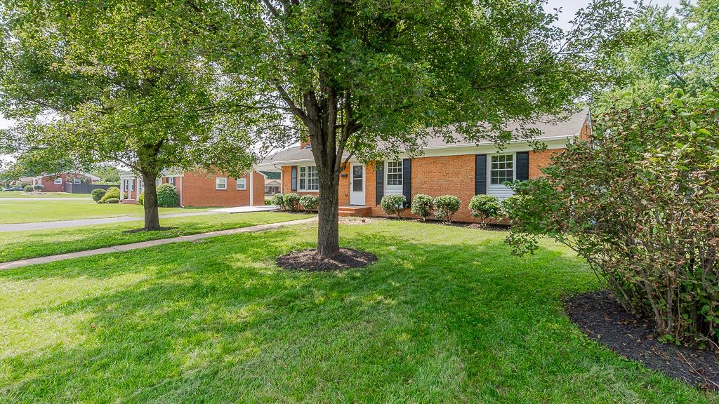 602 GREEN ST, BRIDGEWATER, Virginia 22812, 3 Bedrooms Bedrooms, ,2 BathroomsBathrooms,Residential,602 GREEN ST,667233 MLS # 667233