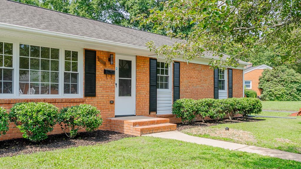602 GREEN ST, BRIDGEWATER, Virginia 22812, 3 Bedrooms Bedrooms, ,2 BathroomsBathrooms,Residential,602 GREEN ST,667233 MLS # 667233