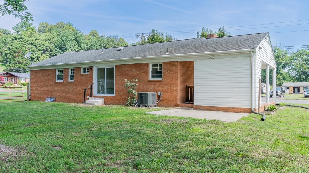 602 GREEN ST, BRIDGEWATER, Virginia 22812, 3 Bedrooms Bedrooms, ,2 BathroomsBathrooms,Residential,602 GREEN ST,667233 MLS # 667233