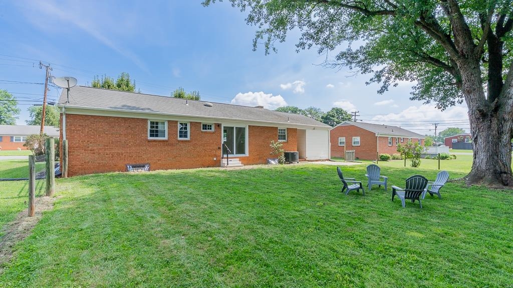 602 GREEN ST, BRIDGEWATER, Virginia 22812, 3 Bedrooms Bedrooms, ,2 BathroomsBathrooms,Residential,602 GREEN ST,667233 MLS # 667233