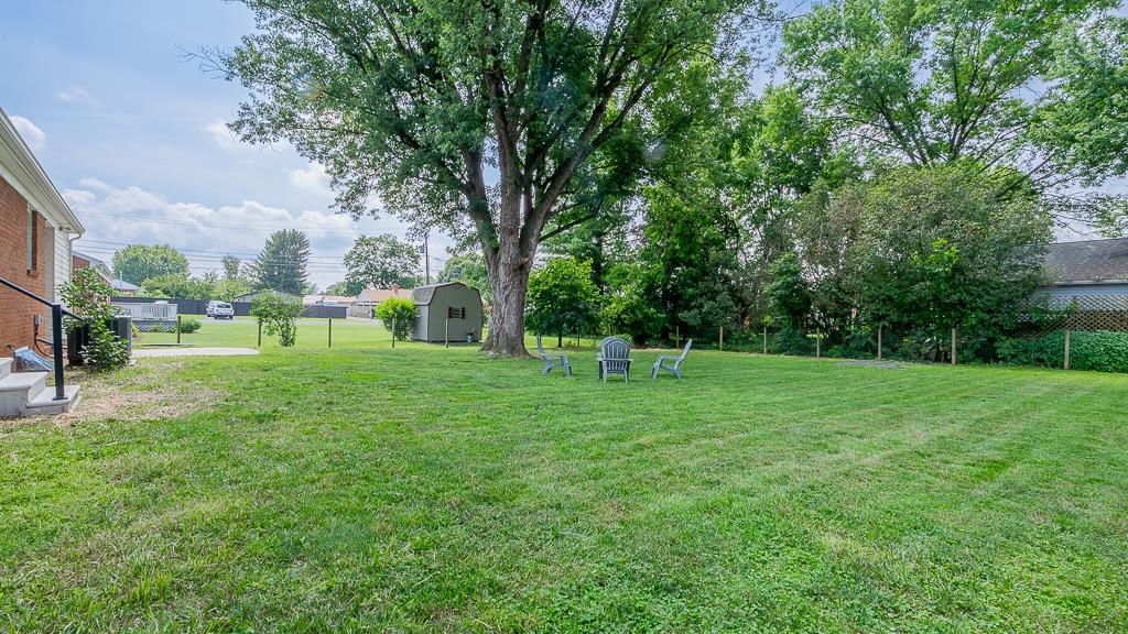 602 GREEN ST, BRIDGEWATER, Virginia 22812, 3 Bedrooms Bedrooms, ,2 BathroomsBathrooms,Residential,602 GREEN ST,667233 MLS # 667233