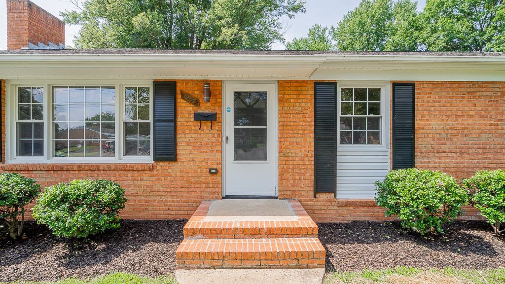 602 GREEN ST, BRIDGEWATER, Virginia 22812, 3 Bedrooms Bedrooms, ,2 BathroomsBathrooms,Residential,602 GREEN ST,667233 MLS # 667233