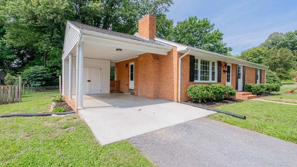 602 GREEN ST, BRIDGEWATER, Virginia 22812, 3 Bedrooms Bedrooms, ,2 BathroomsBathrooms,Residential,602 GREEN ST,667233 MLS # 667233