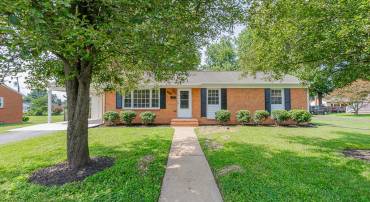 602 GREEN ST, BRIDGEWATER, Virginia 22812, 3 Bedrooms Bedrooms, ,2 BathroomsBathrooms,Residential,602 GREEN ST,667233 MLS # 667233