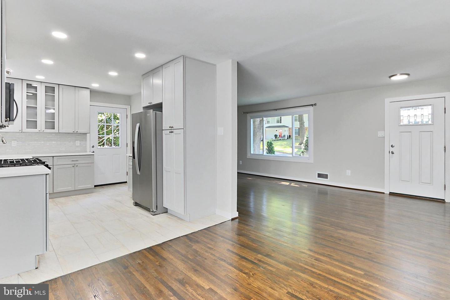 6500 RIVINGTON, SPRINGFIELD, Virginia 22152, 5 Bedrooms Bedrooms, 13 Rooms Rooms,3 BathroomsBathrooms,Residential,For sale,6500 RIVINGTON,VAFX2257818 MLS # VAFX2257818