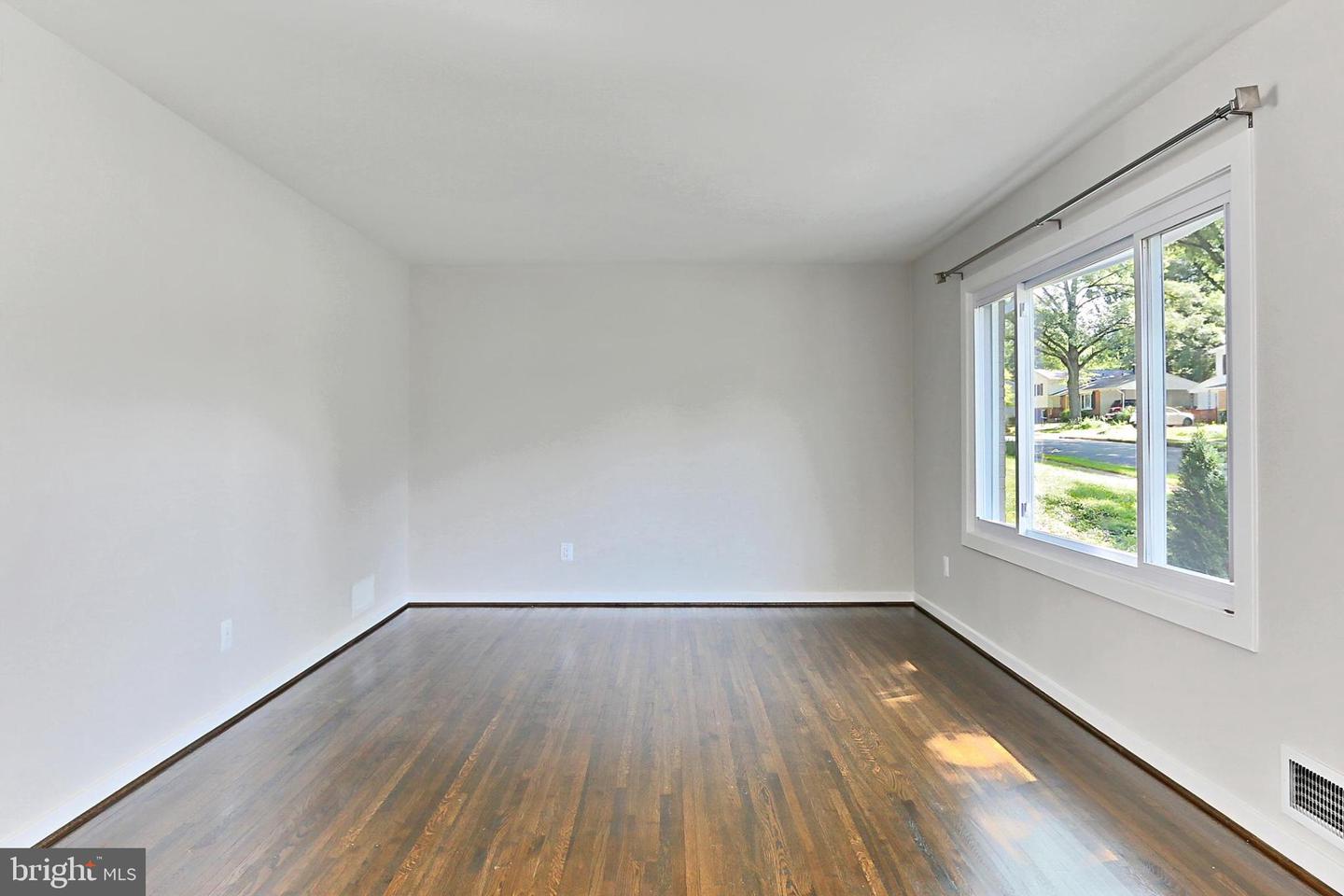 6500 RIVINGTON, SPRINGFIELD, Virginia 22152, 5 Bedrooms Bedrooms, 13 Rooms Rooms,3 BathroomsBathrooms,Residential,For sale,6500 RIVINGTON,VAFX2257818 MLS # VAFX2257818
