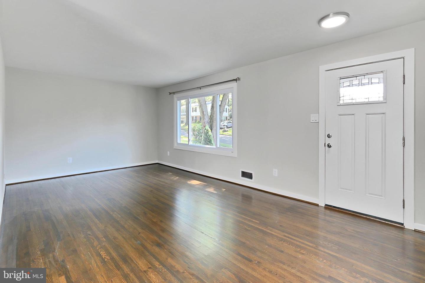 6500 RIVINGTON, SPRINGFIELD, Virginia 22152, 5 Bedrooms Bedrooms, 13 Rooms Rooms,3 BathroomsBathrooms,Residential,For sale,6500 RIVINGTON,VAFX2257818 MLS # VAFX2257818