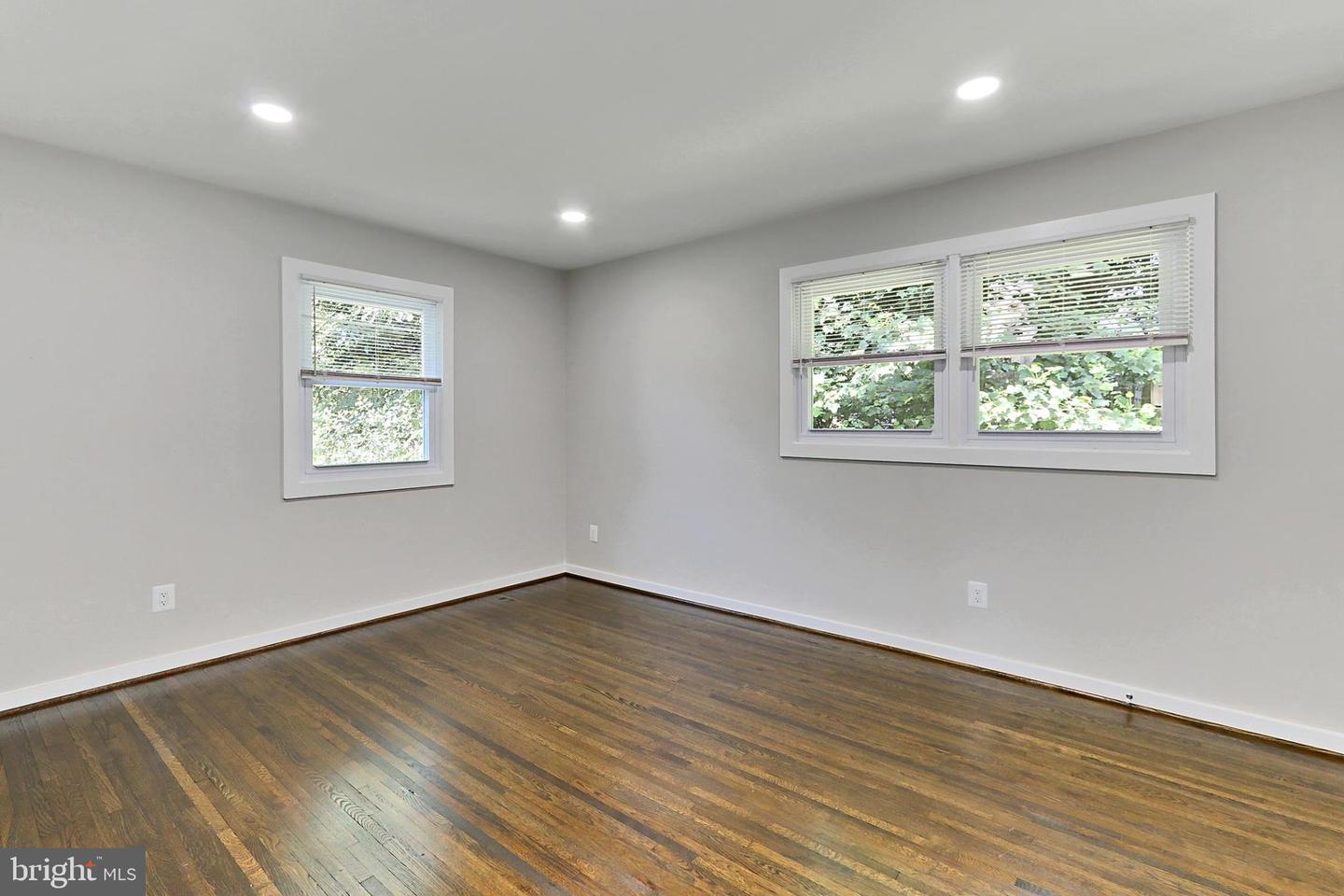 6500 RIVINGTON, SPRINGFIELD, Virginia 22152, 5 Bedrooms Bedrooms, 13 Rooms Rooms,3 BathroomsBathrooms,Residential,For sale,6500 RIVINGTON,VAFX2257818 MLS # VAFX2257818