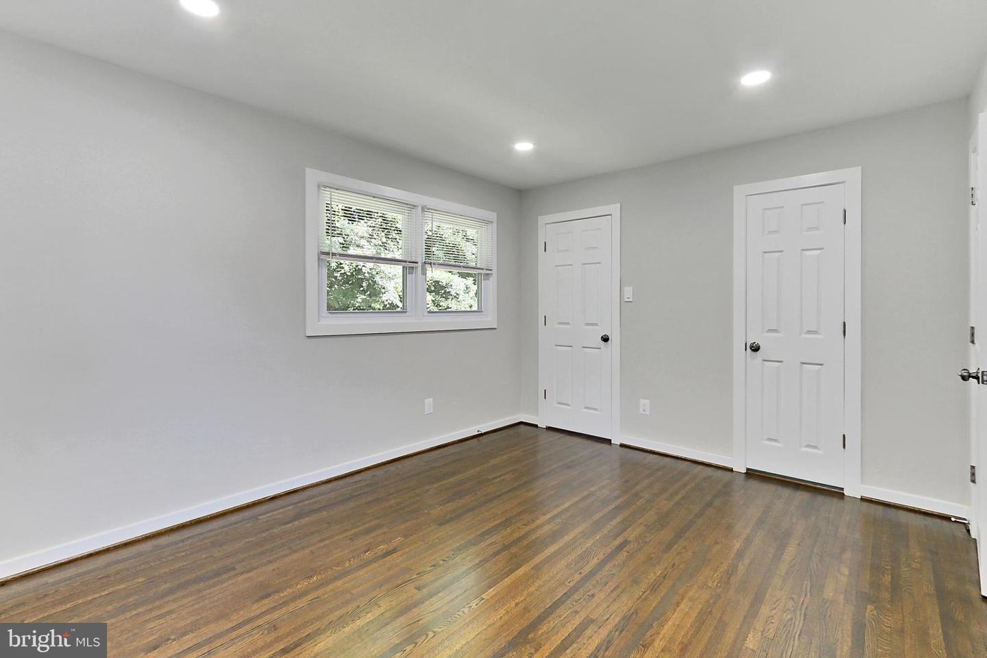6500 RIVINGTON, SPRINGFIELD, Virginia 22152, 5 Bedrooms Bedrooms, 13 Rooms Rooms,3 BathroomsBathrooms,Residential,For sale,6500 RIVINGTON,VAFX2257818 MLS # VAFX2257818