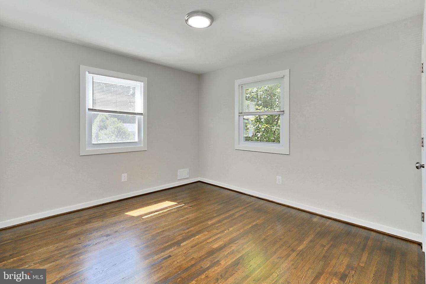6500 RIVINGTON, SPRINGFIELD, Virginia 22152, 5 Bedrooms Bedrooms, 13 Rooms Rooms,3 BathroomsBathrooms,Residential,For sale,6500 RIVINGTON,VAFX2257818 MLS # VAFX2257818