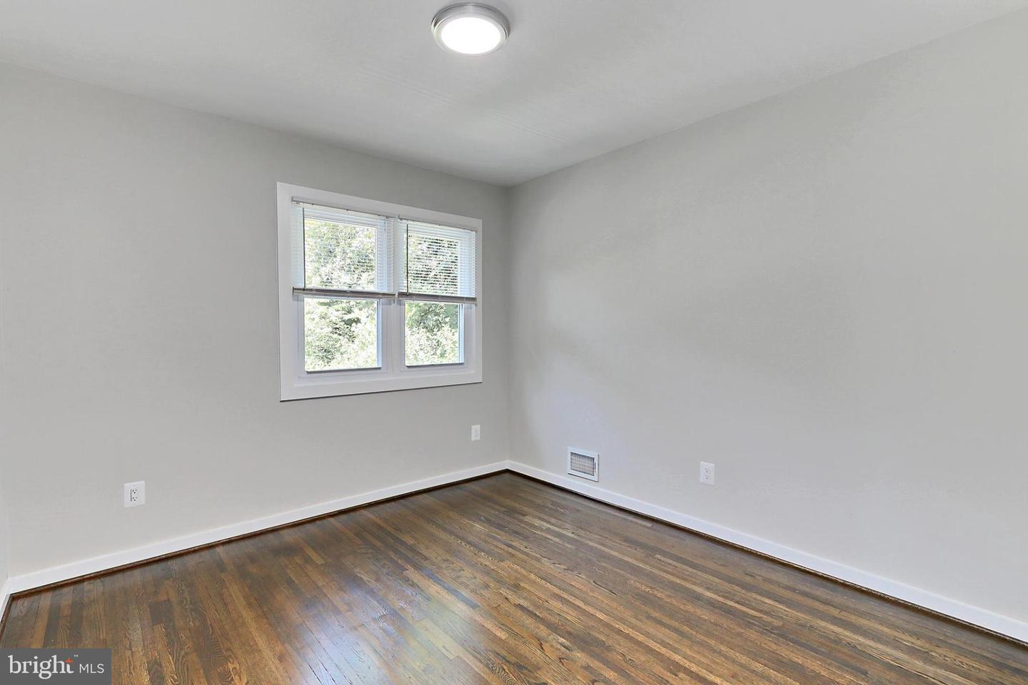 6500 RIVINGTON, SPRINGFIELD, Virginia 22152, 5 Bedrooms Bedrooms, 13 Rooms Rooms,3 BathroomsBathrooms,Residential,For sale,6500 RIVINGTON,VAFX2257818 MLS # VAFX2257818