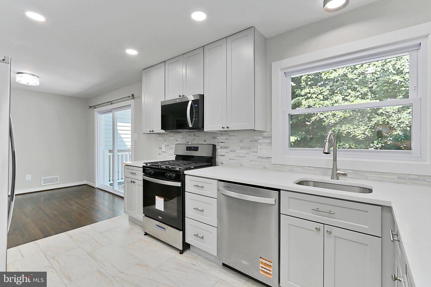 6500 RIVINGTON, SPRINGFIELD, Virginia 22152, 5 Bedrooms Bedrooms, 13 Rooms Rooms,3 BathroomsBathrooms,Residential,For sale,6500 RIVINGTON,VAFX2257818 MLS # VAFX2257818