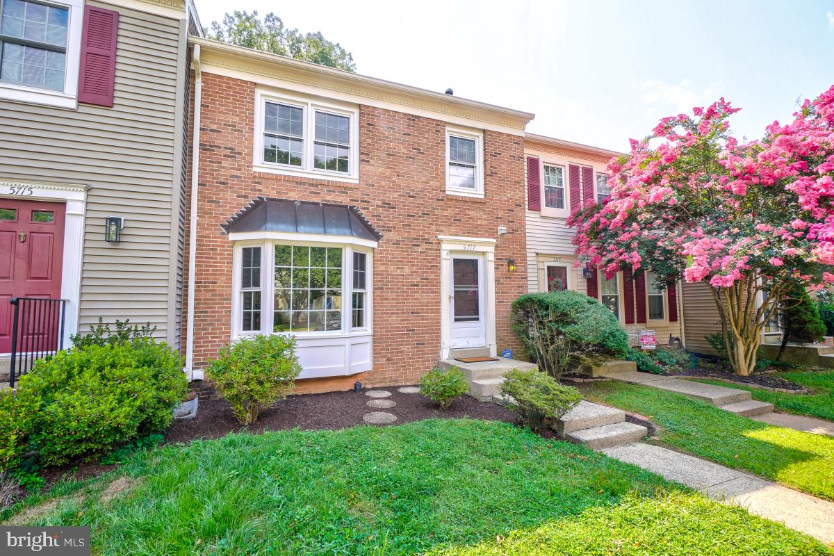5717 EDGEWATER OAK CT, BURKE, Virginia 22015, 3 Bedrooms Bedrooms, ,2 BathroomsBathrooms,Residential,For sale,5717 EDGEWATER OAK CT,VAFX2257840 MLS # VAFX2257840