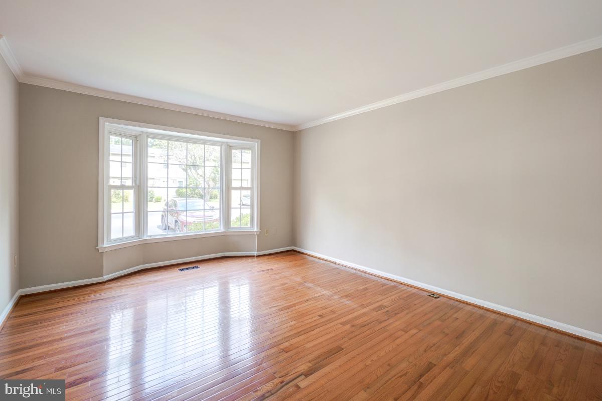5717 EDGEWATER OAK CT, BURKE, Virginia 22015, 3 Bedrooms Bedrooms, ,2 BathroomsBathrooms,Residential,For sale,5717 EDGEWATER OAK CT,VAFX2257840 MLS # VAFX2257840