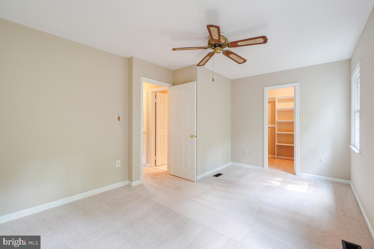 5717 EDGEWATER OAK CT, BURKE, Virginia 22015, 3 Bedrooms Bedrooms, ,2 BathroomsBathrooms,Residential,For sale,5717 EDGEWATER OAK CT,VAFX2257840 MLS # VAFX2257840