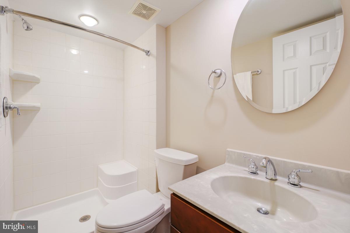 5717 EDGEWATER OAK CT, BURKE, Virginia 22015, 3 Bedrooms Bedrooms, ,2 BathroomsBathrooms,Residential,For sale,5717 EDGEWATER OAK CT,VAFX2257840 MLS # VAFX2257840