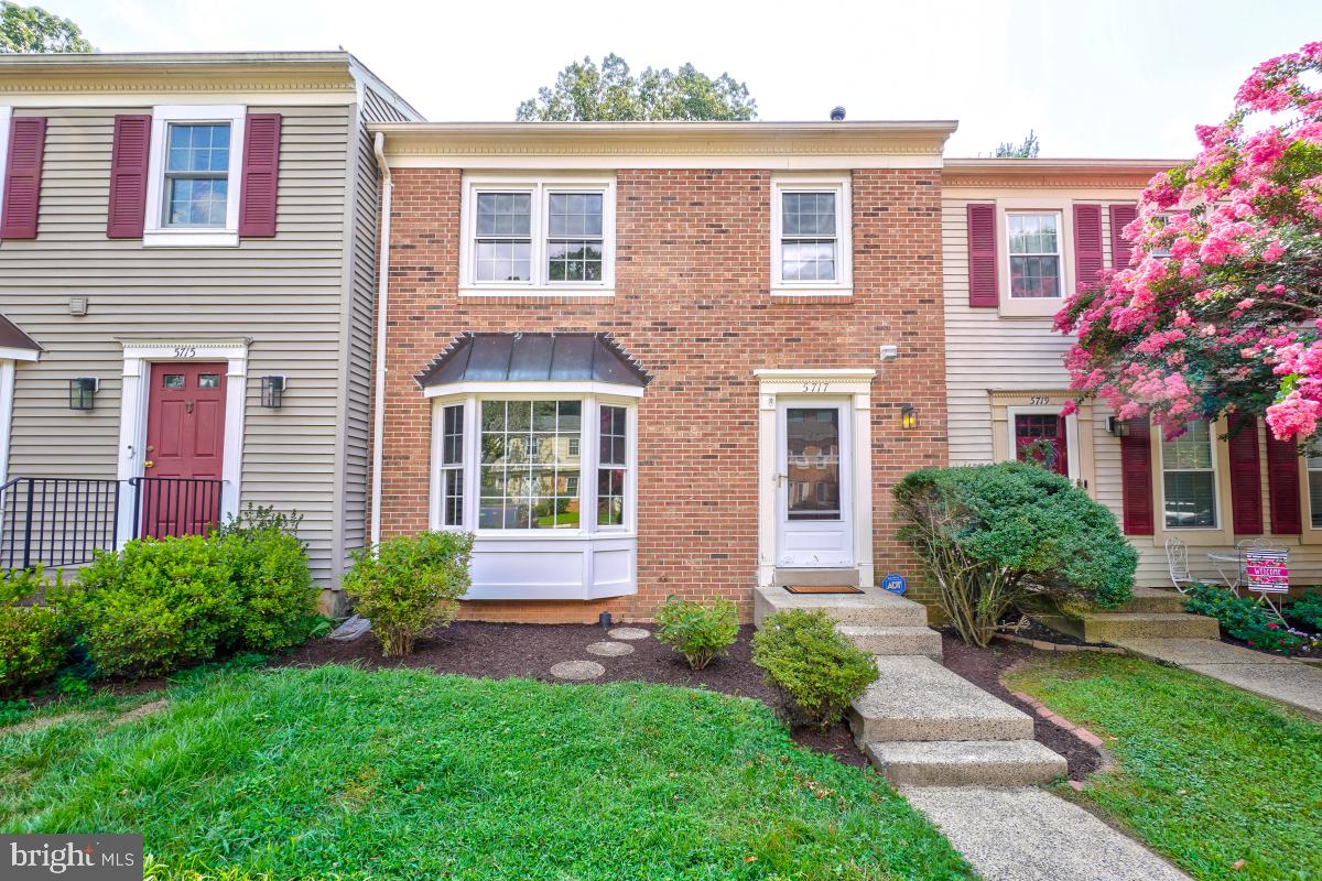 5717 EDGEWATER OAK CT, BURKE, Virginia 22015, 3 Bedrooms Bedrooms, ,2 BathroomsBathrooms,Residential,For sale,5717 EDGEWATER OAK CT,VAFX2257840 MLS # VAFX2257840