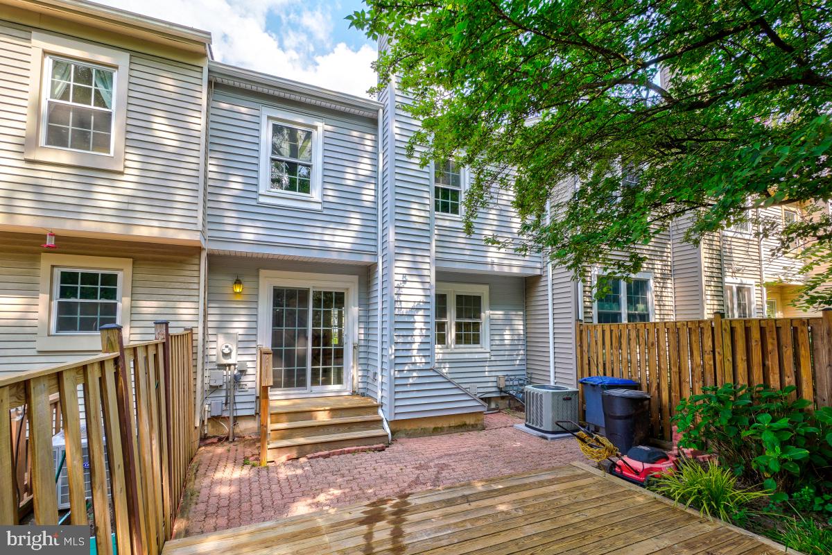 5717 EDGEWATER OAK CT, BURKE, Virginia 22015, 3 Bedrooms Bedrooms, ,2 BathroomsBathrooms,Residential,For sale,5717 EDGEWATER OAK CT,VAFX2257840 MLS # VAFX2257840