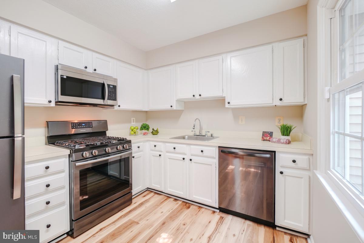 5717 EDGEWATER OAK CT, BURKE, Virginia 22015, 3 Bedrooms Bedrooms, ,2 BathroomsBathrooms,Residential,For sale,5717 EDGEWATER OAK CT,VAFX2257840 MLS # VAFX2257840