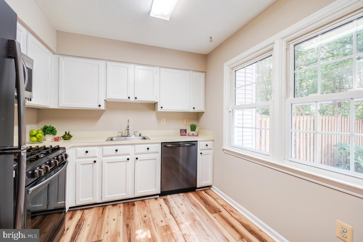 5717 EDGEWATER OAK CT, BURKE, Virginia 22015, 3 Bedrooms Bedrooms, ,2 BathroomsBathrooms,Residential,For sale,5717 EDGEWATER OAK CT,VAFX2257840 MLS # VAFX2257840